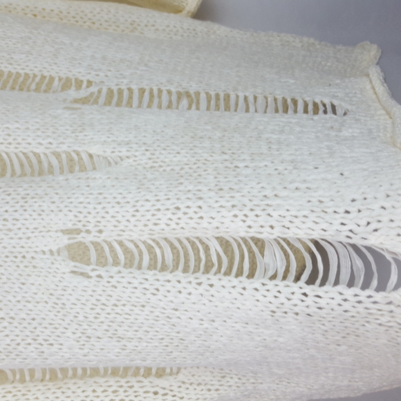 She & Sky ivory knitted pullover distressed sweater - Picture 4 of 7